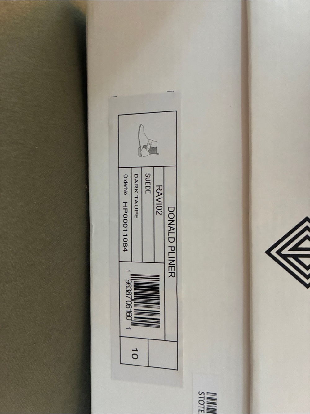 Donald J. Pliner Men’s Tan Suede Chukka Ankle Boots with Zip NEW IN BOX - Picture 2 of 5